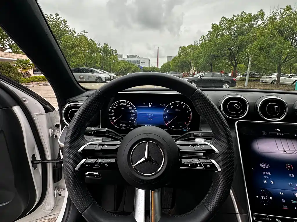 Mercedes-Benz C-Class — миниатюра 14
