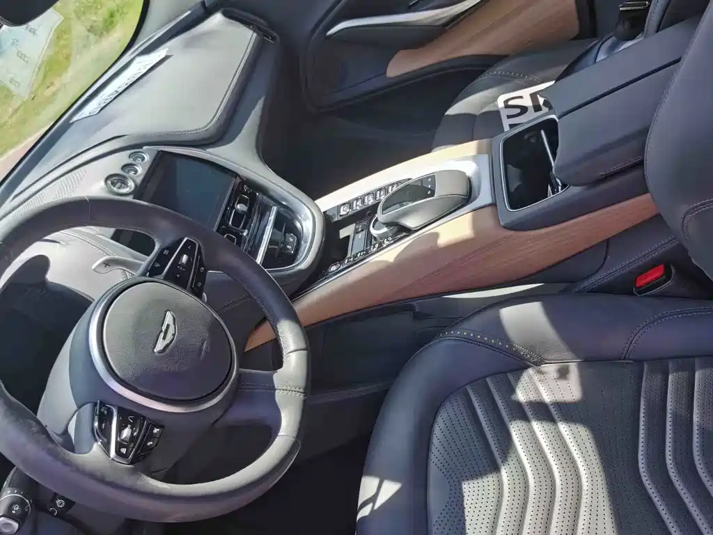 Aston Martin DBX 2021 4.0T V8