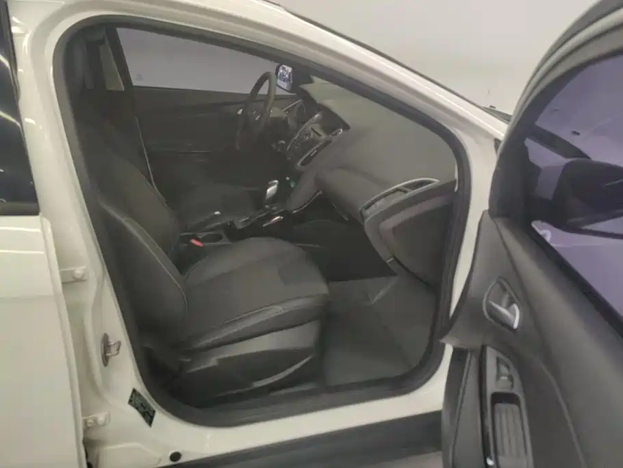 Ford Focus — миниатюра 8