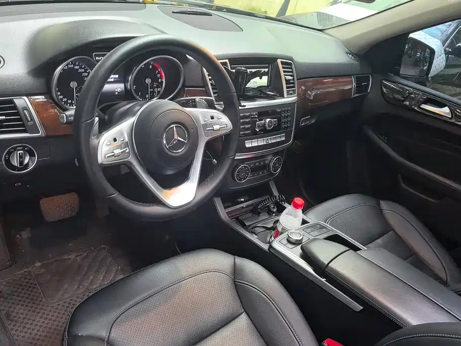 Mercedes-Benz M-Class — миниатюра 11