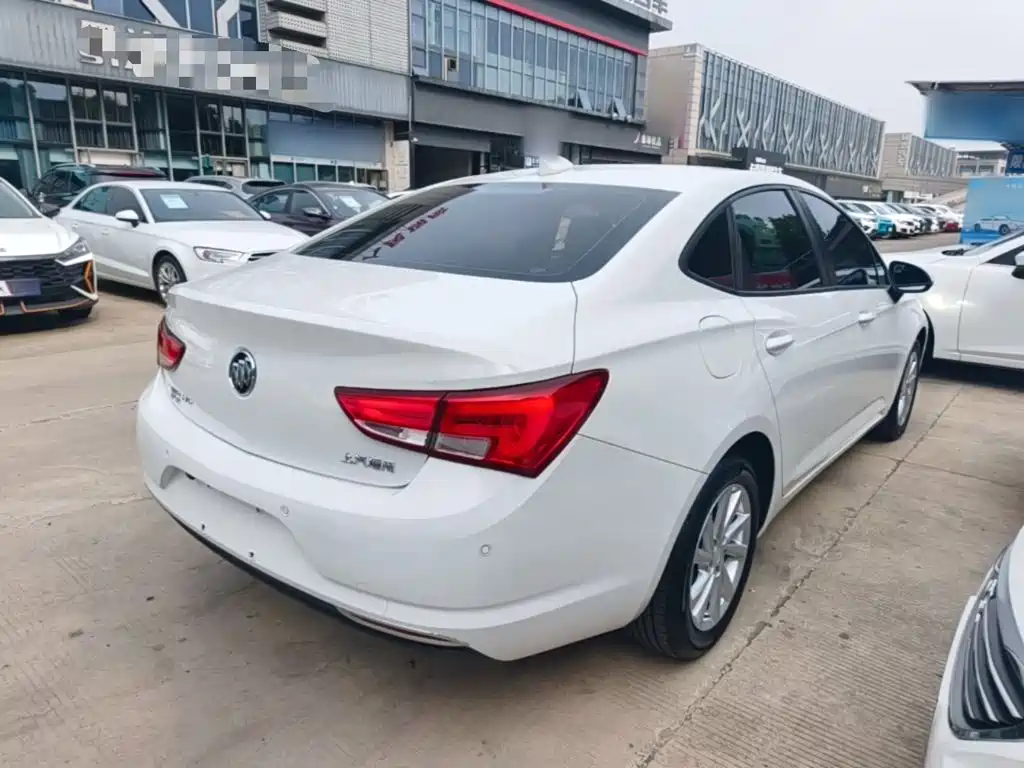 Buick Verano — миниатюра 7
