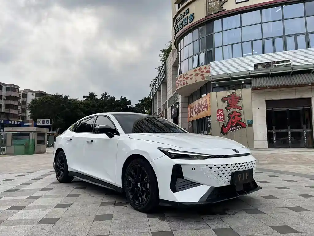 Changan UNI-V 2025
