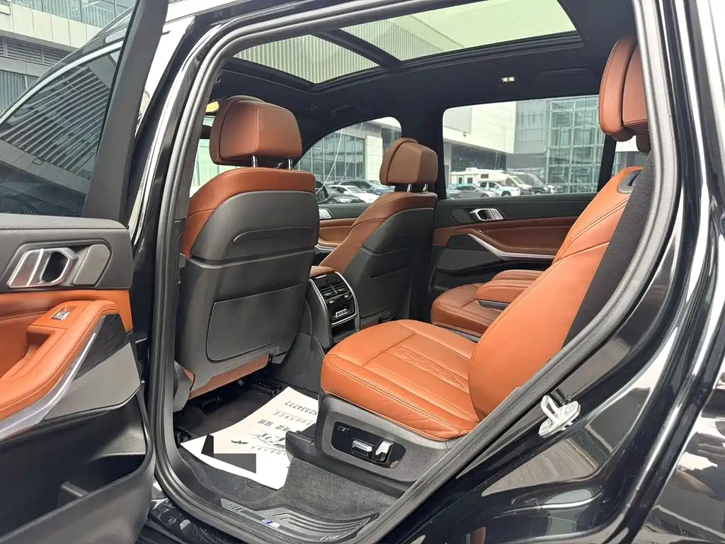 BMW X7 — миниатюра 9
