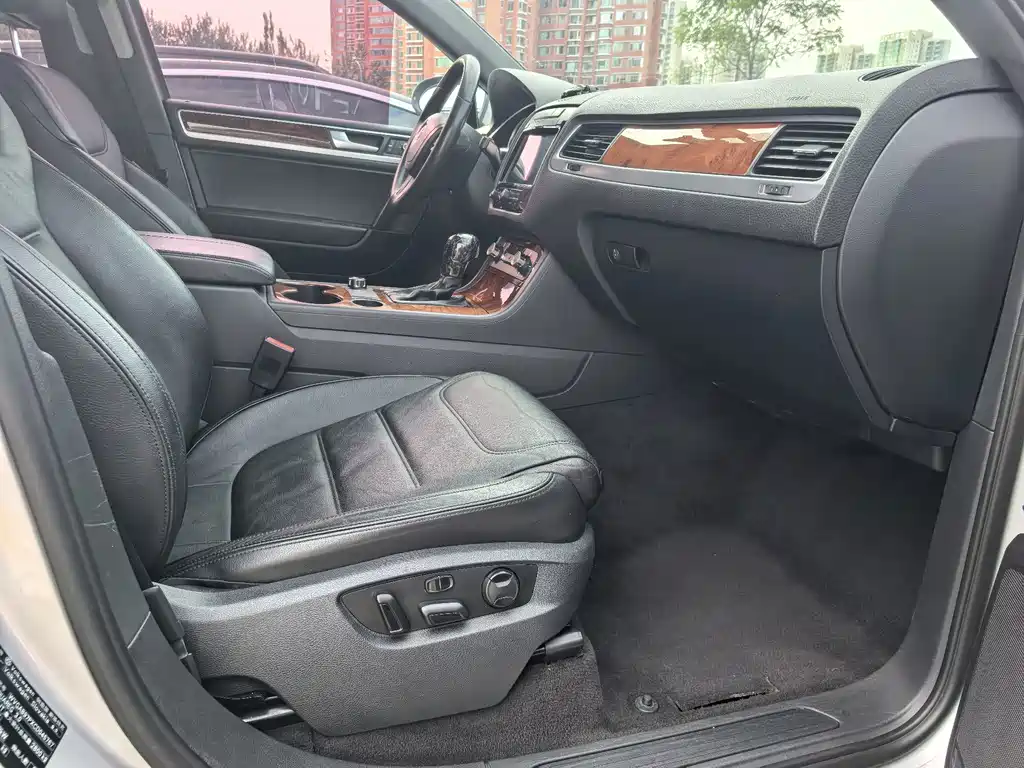 Volkswagen Touareg — миниатюра 18