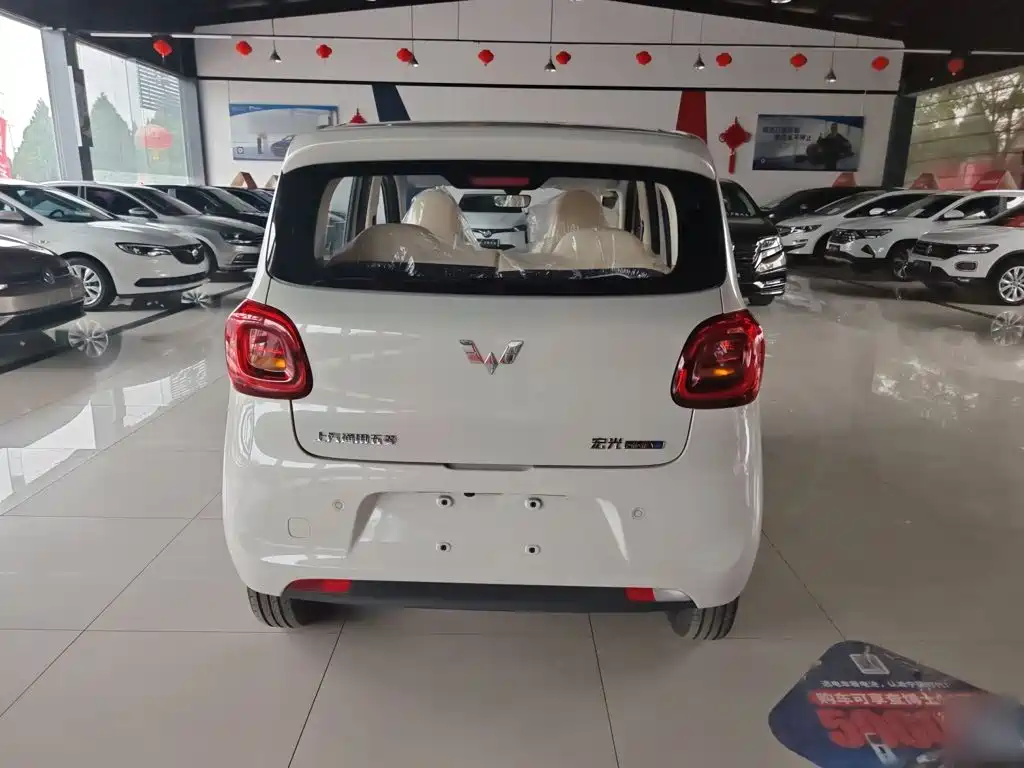 Wuling MINIEV — миниатюра 11