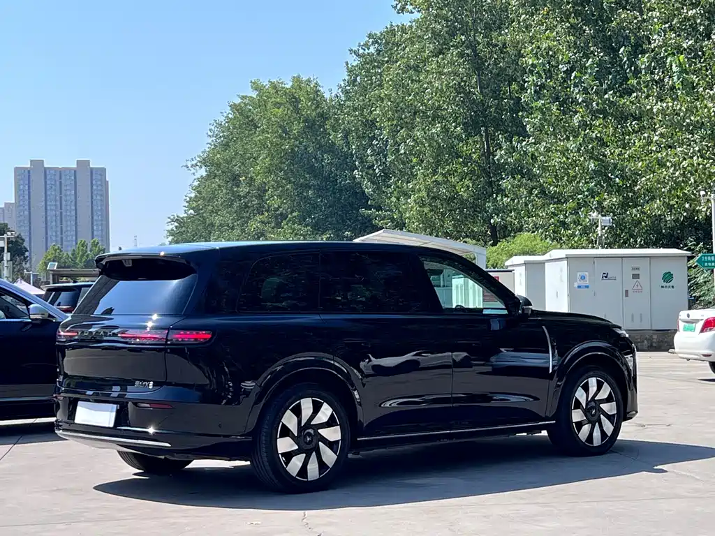 VOYAH Taishan X8 — миниатюра 4