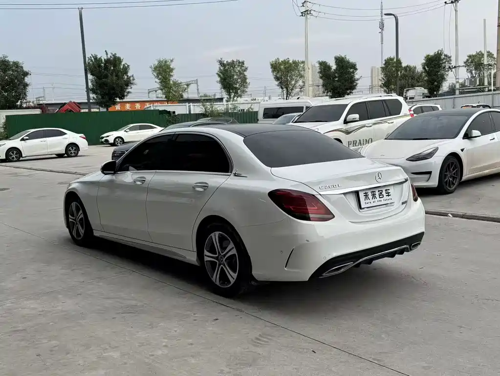 Mercedes-Benz C-Class — миниатюра 13