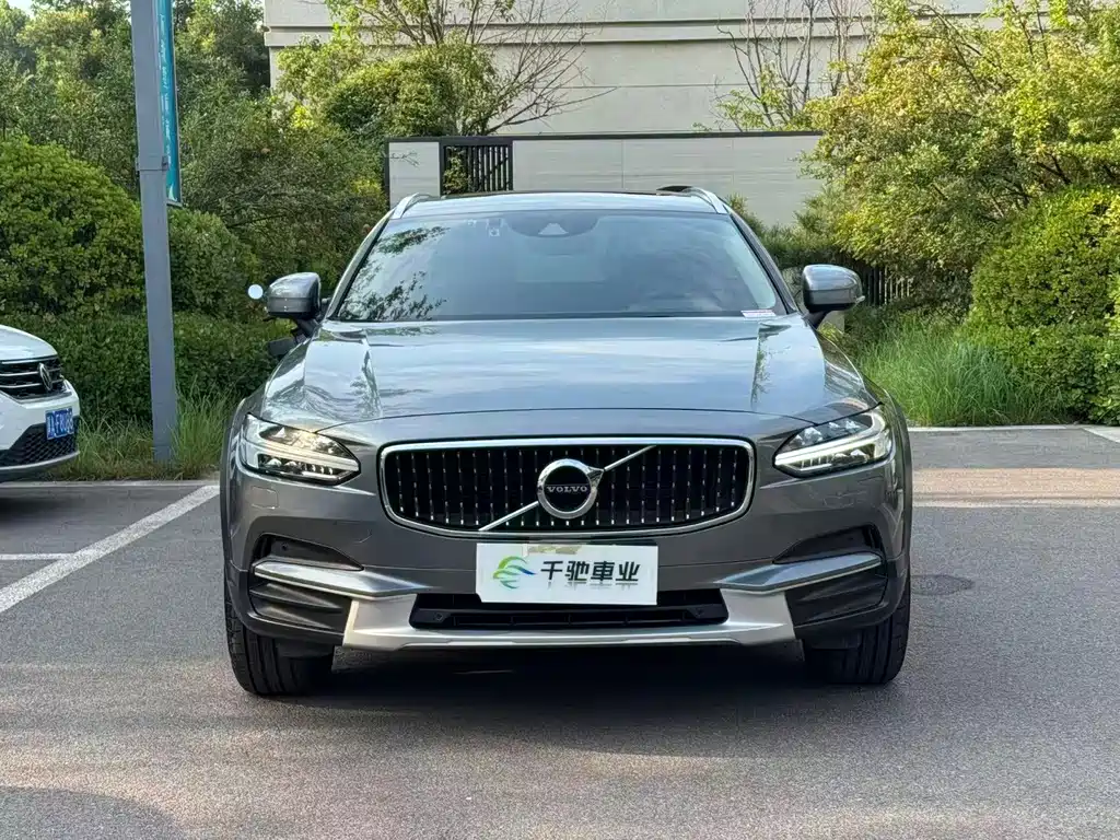 Volvo V90 — миниатюра 2
