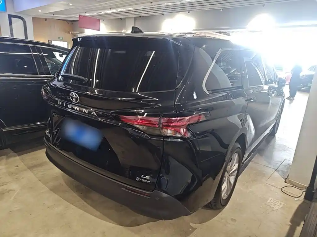 Toyota Sienna — миниатюра 7