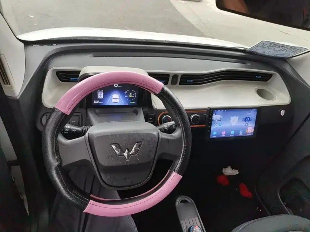 Wuling MINIEV — миниатюра 10