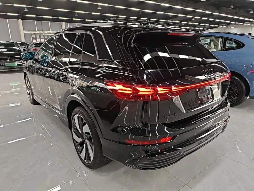 Audi Q5 e-tron — миниатюра 5