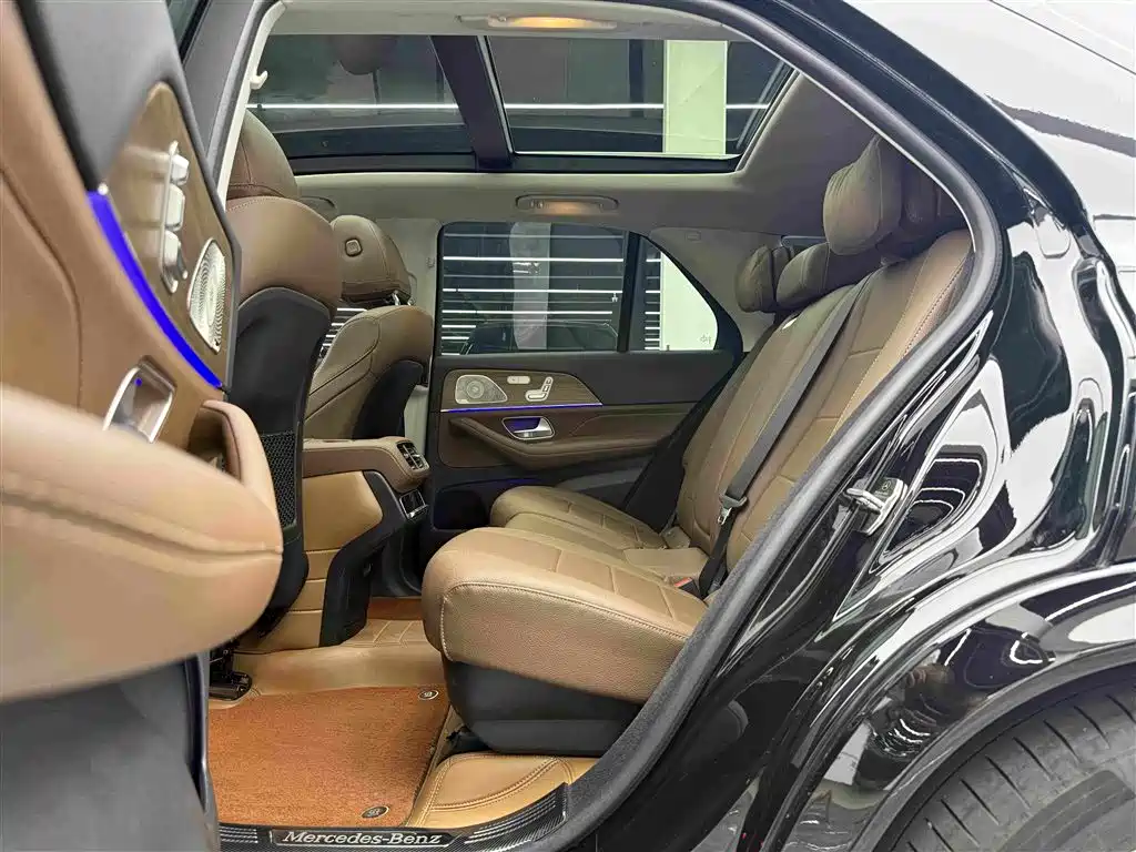 Mercedes-Benz GLE (Import) — миниатюра 8