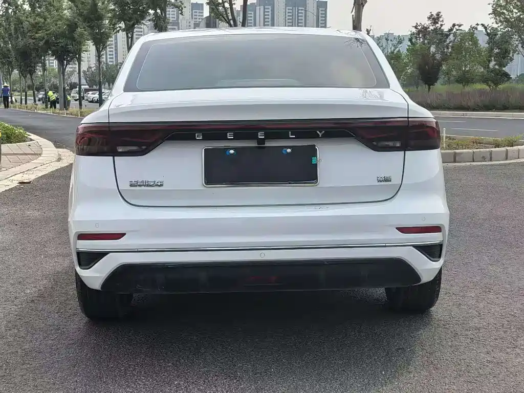 Geely Emgrand 2023 4 Champion 1.5L CVT Luxury