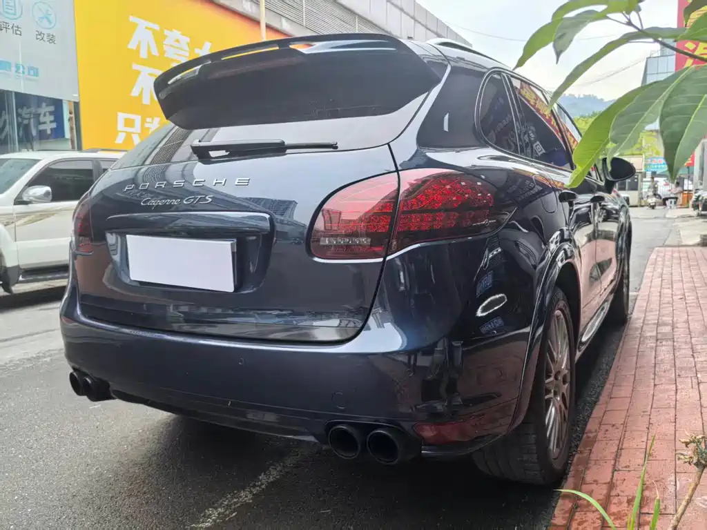 Porsche Cayenne — миниатюра 4