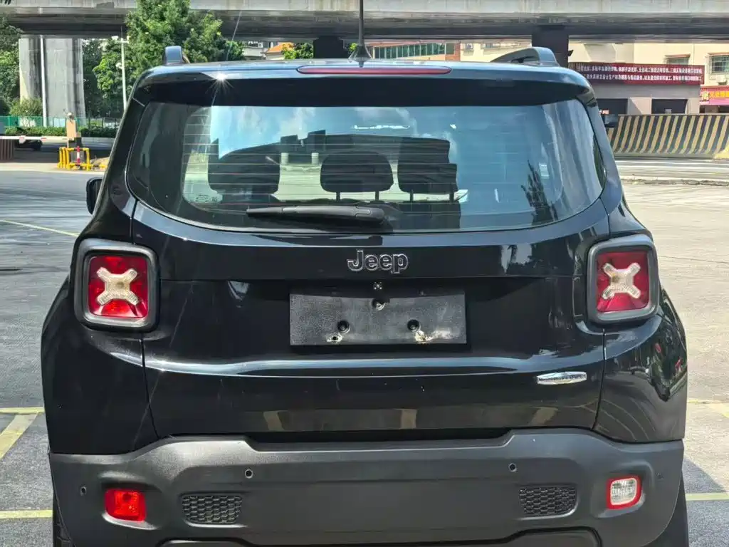 Jeep Renegade — миниатюра 6