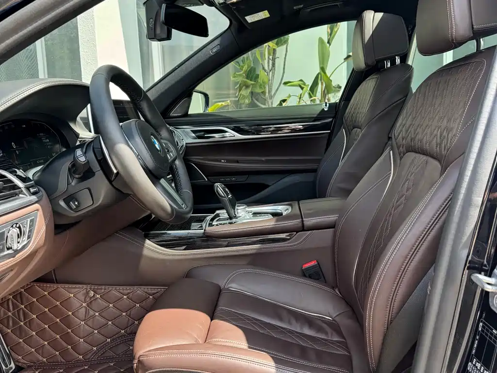 BMW 7 Series — миниатюра 6
