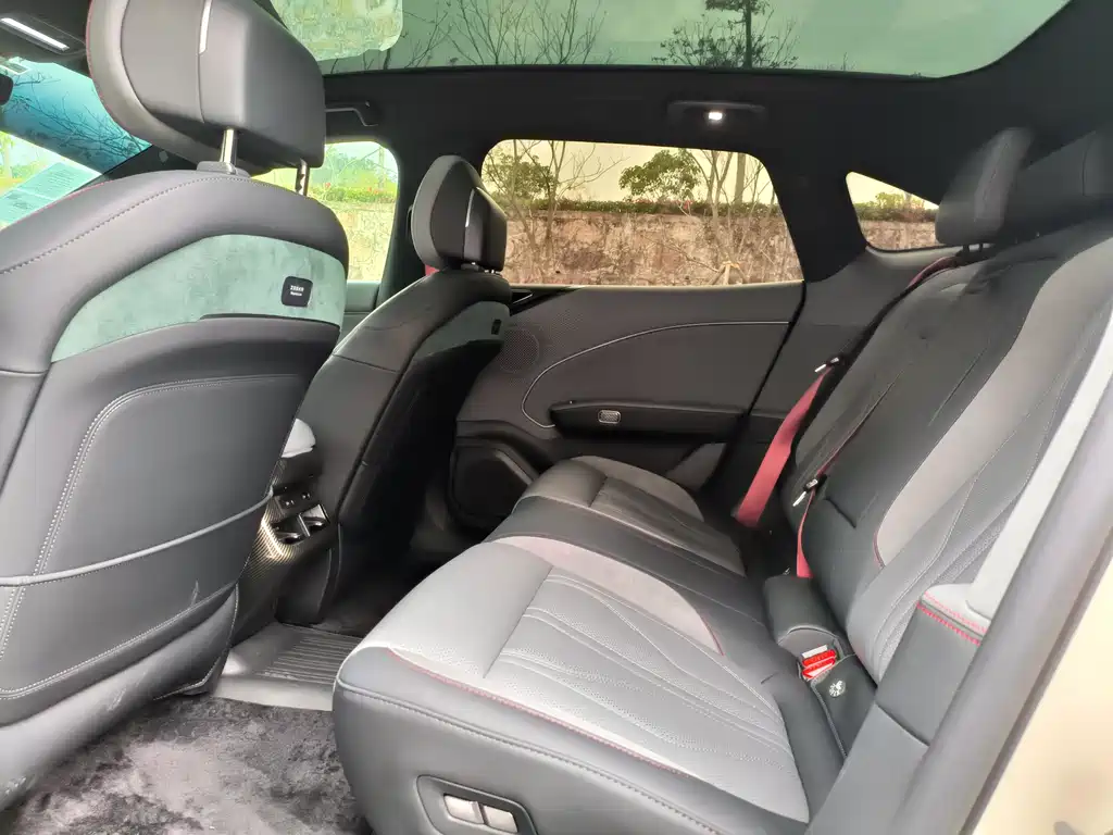 ZEEKR EXTREME KRYPTON 007GT