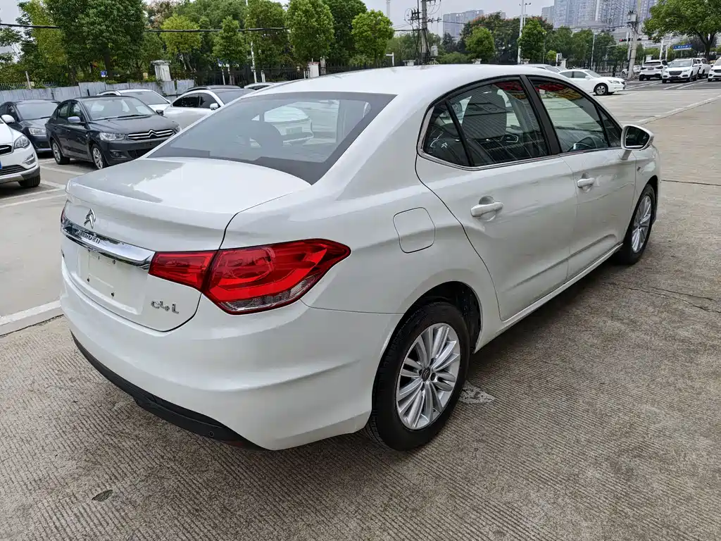 Citroen C4L — миниатюра 6