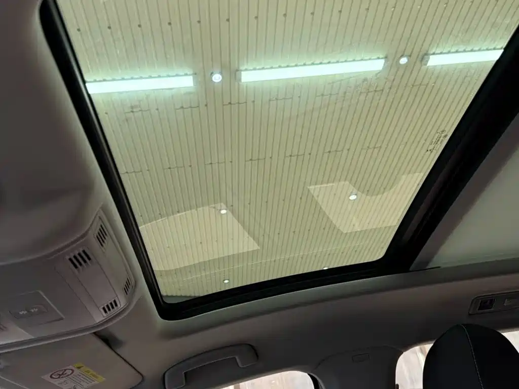 VOLKSWAGEN T ROC EXPLORING SONGS