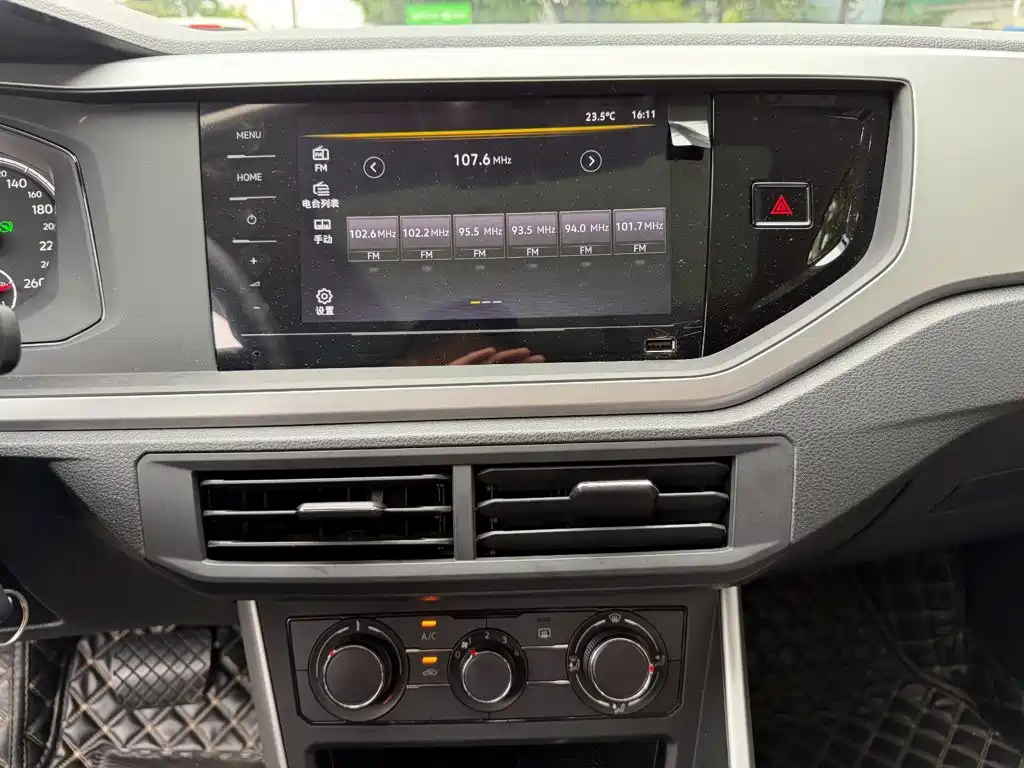 Volkswagen Polo — миниатюра 10
