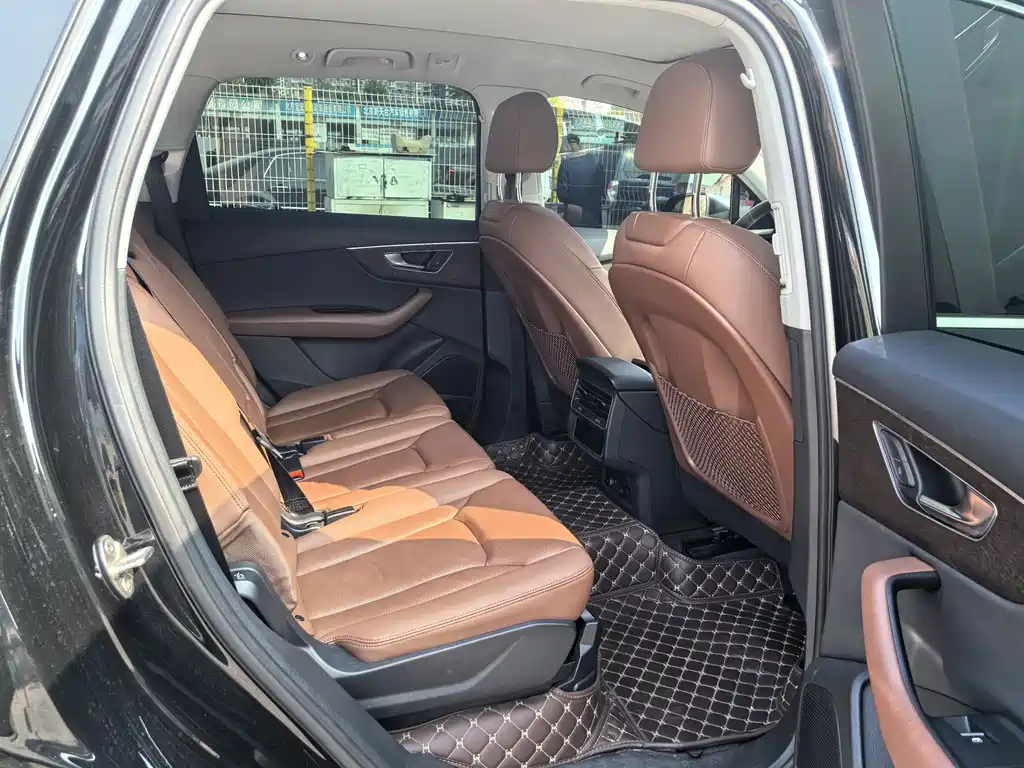 Audi Q7 — миниатюра 8