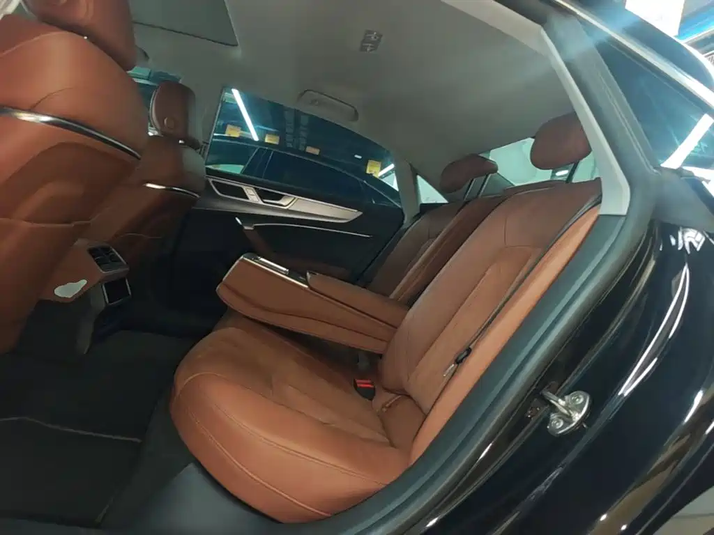 Audi A7L — миниатюра 17