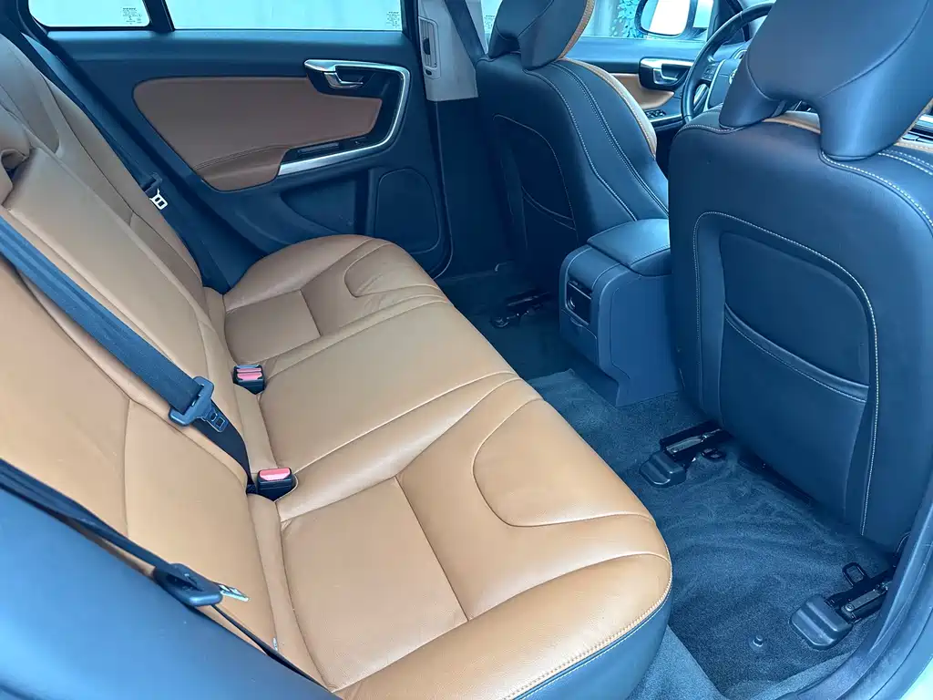Volvo V60 — миниатюра 12