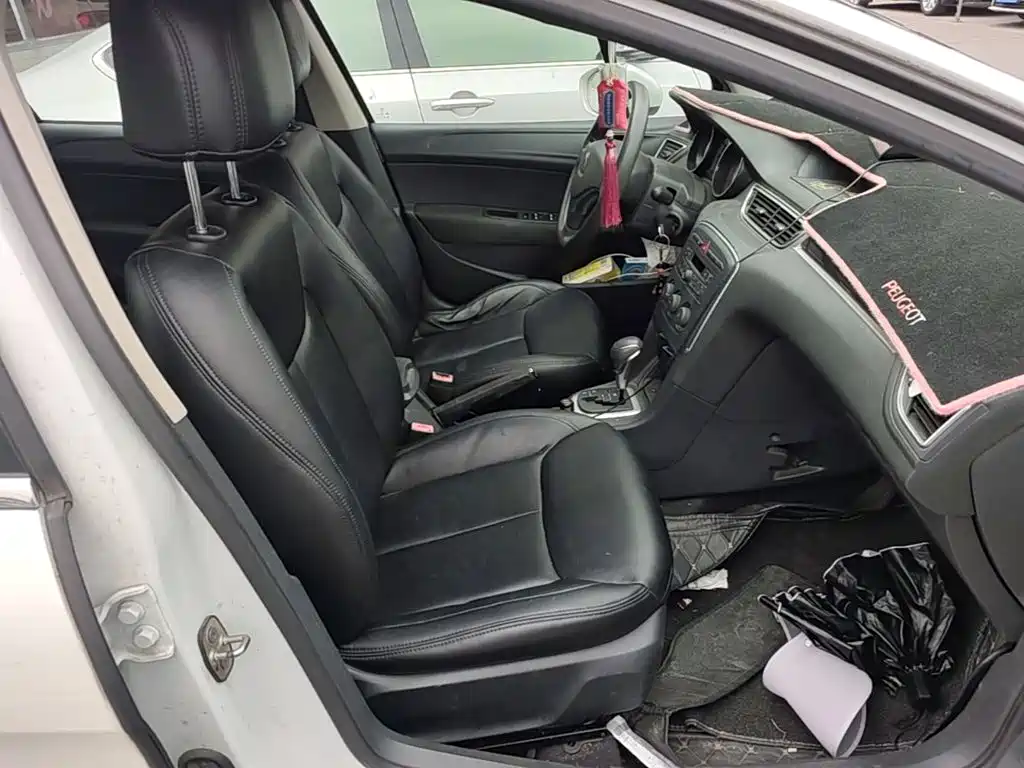 Peugeot 308 — миниатюра 25