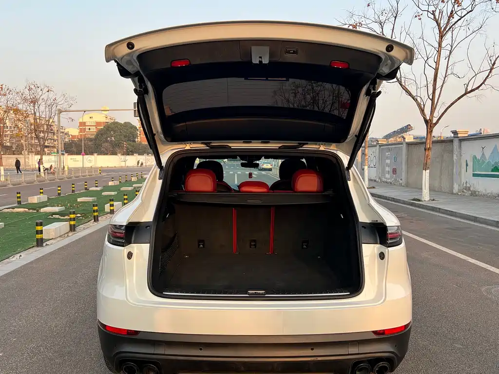 Porsche Cayenne — миниатюра 20