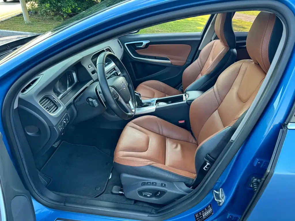 Volvo V60 — миниатюра 11