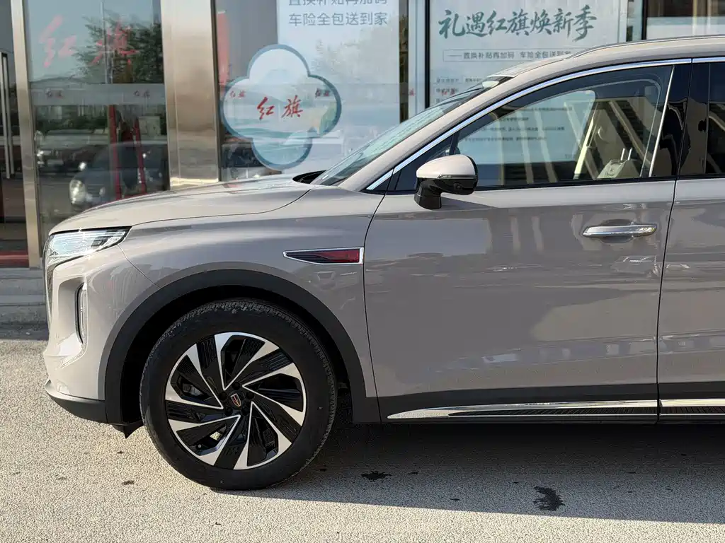 Hongqi Hongqi HS7 PHEV — миниатюра 3