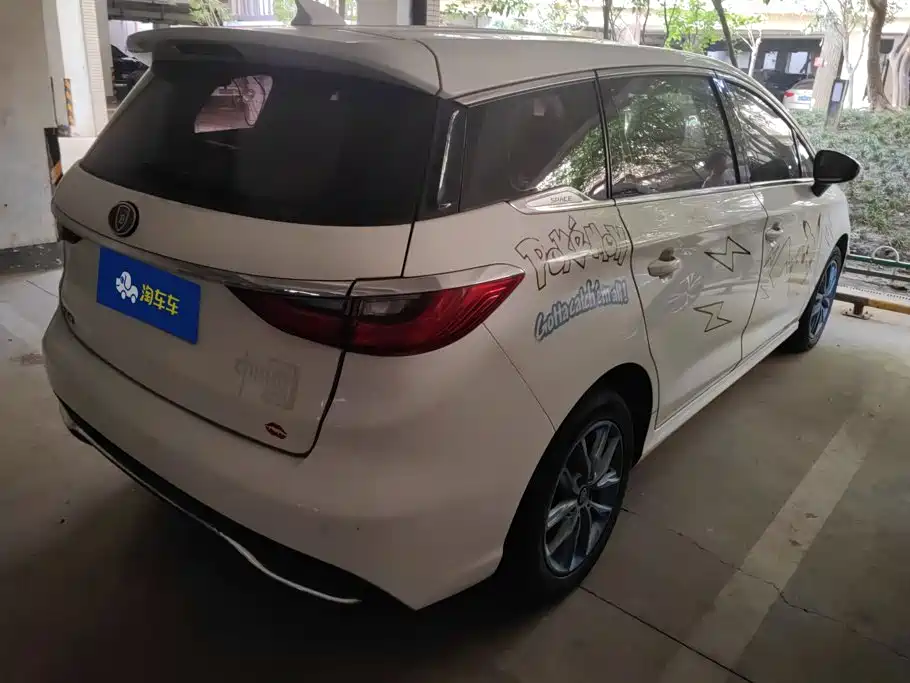 BYD MAX — миниатюра 3