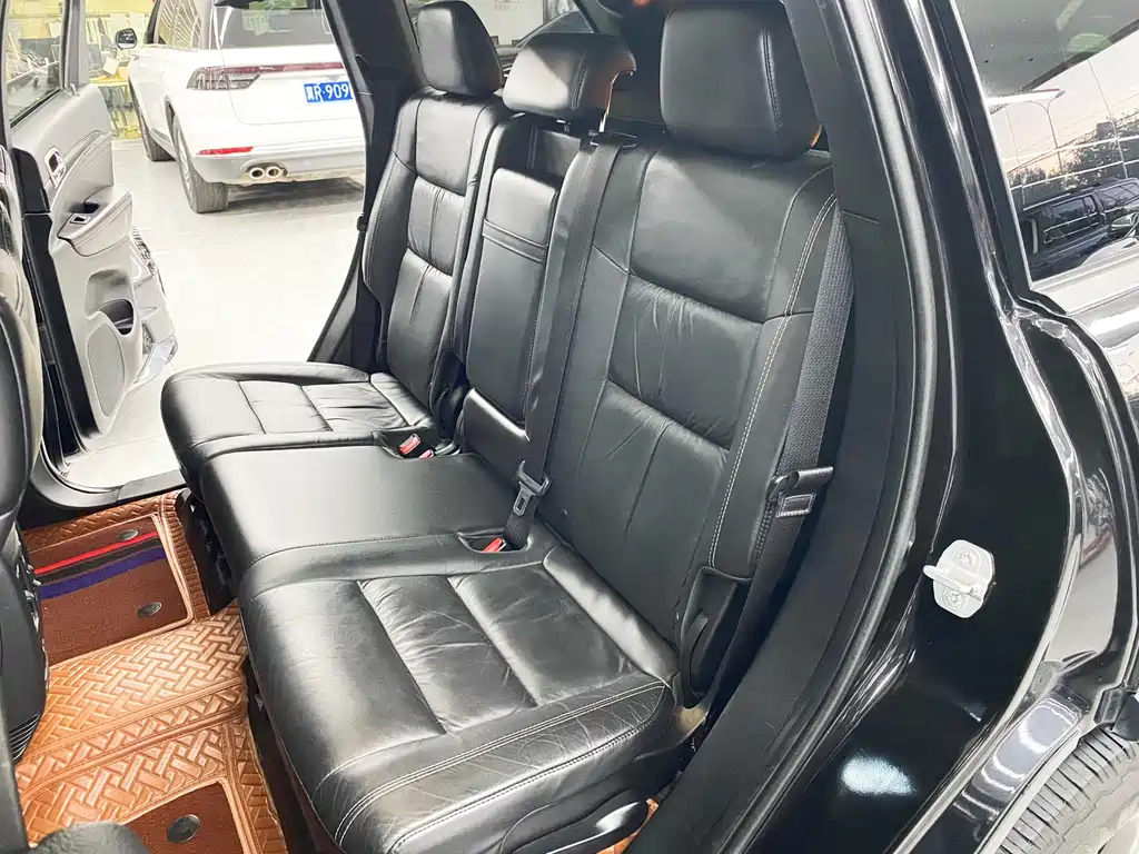 Jeep Grand Cherokee (Import) — миниатюра 11