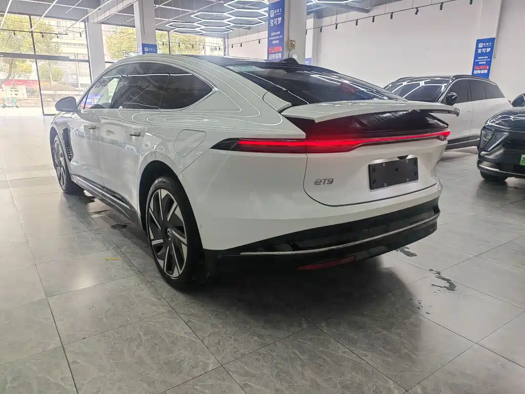NIO NIO ET9