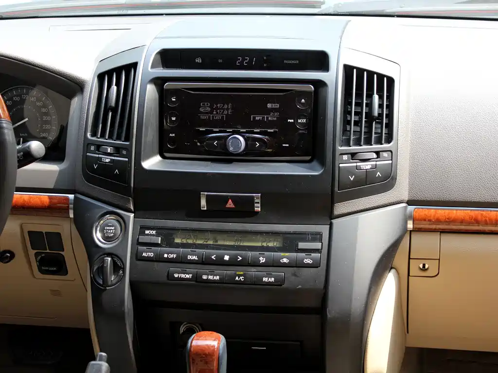 Toyota Land Cruiser — миниатюра 8