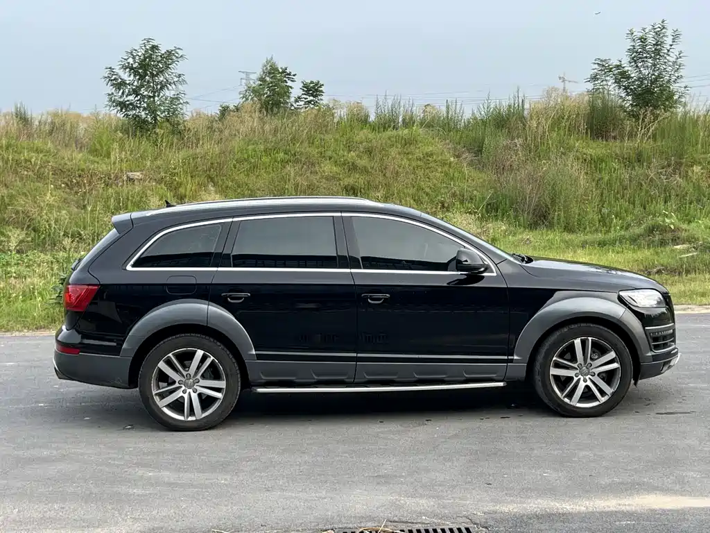 Audi Q7 — миниатюра 5