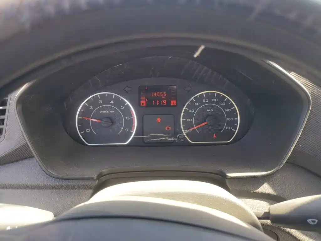 Wuling Hongguang V — миниатюра 5