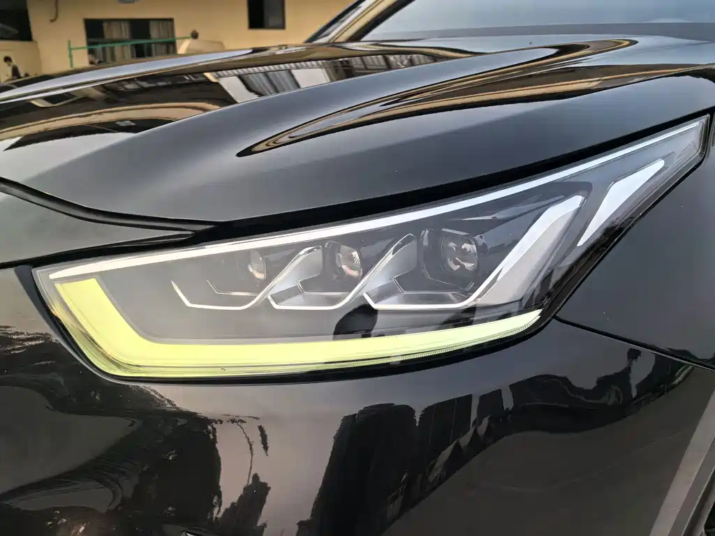 Toyota Crown Kluger — миниатюра 37