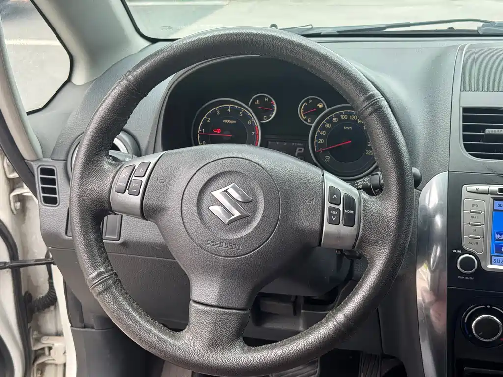 Suzuki SX4 — миниатюра 12