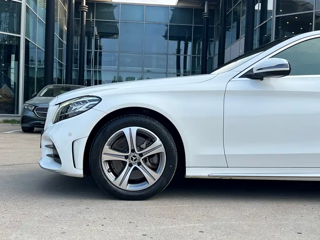 Mercedes-Benz C-Class — миниатюра 4