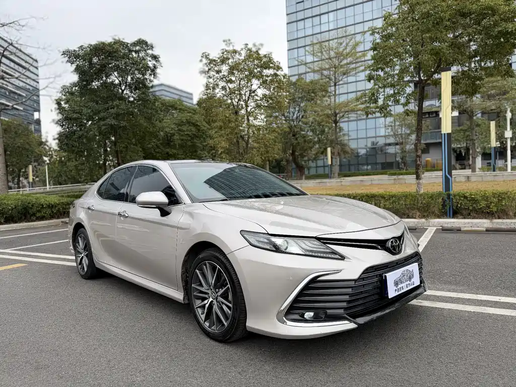 TOYOTA CAMRY