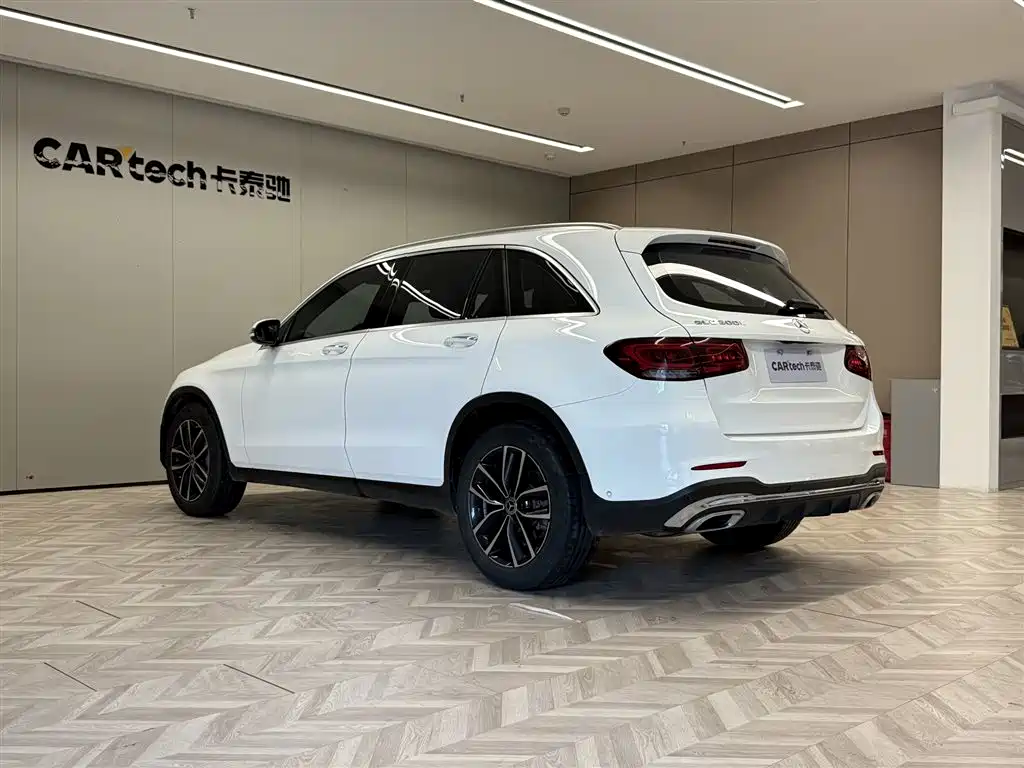 MERCEDES-BENZ GLC
