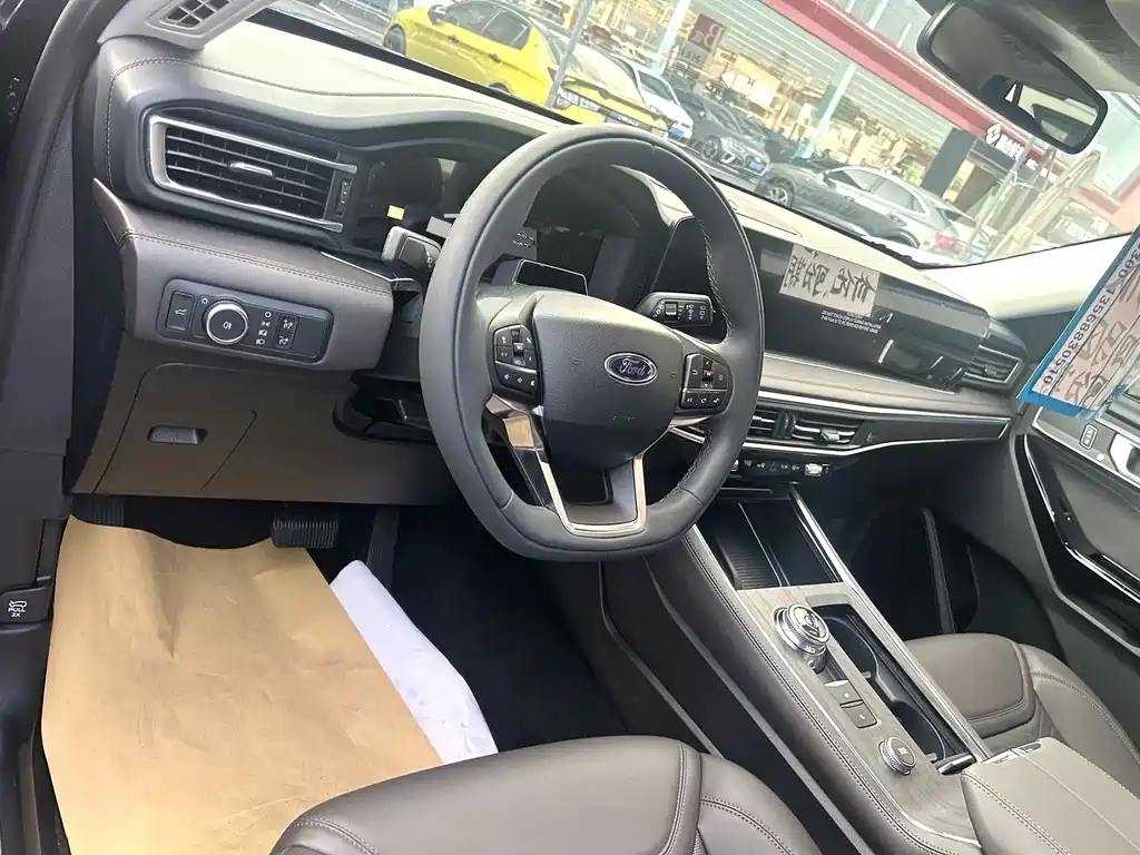 Ford Explorer — миниатюра 5