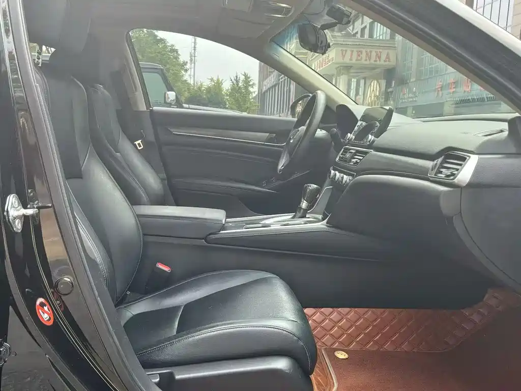 Honda Accord — миниатюра 8