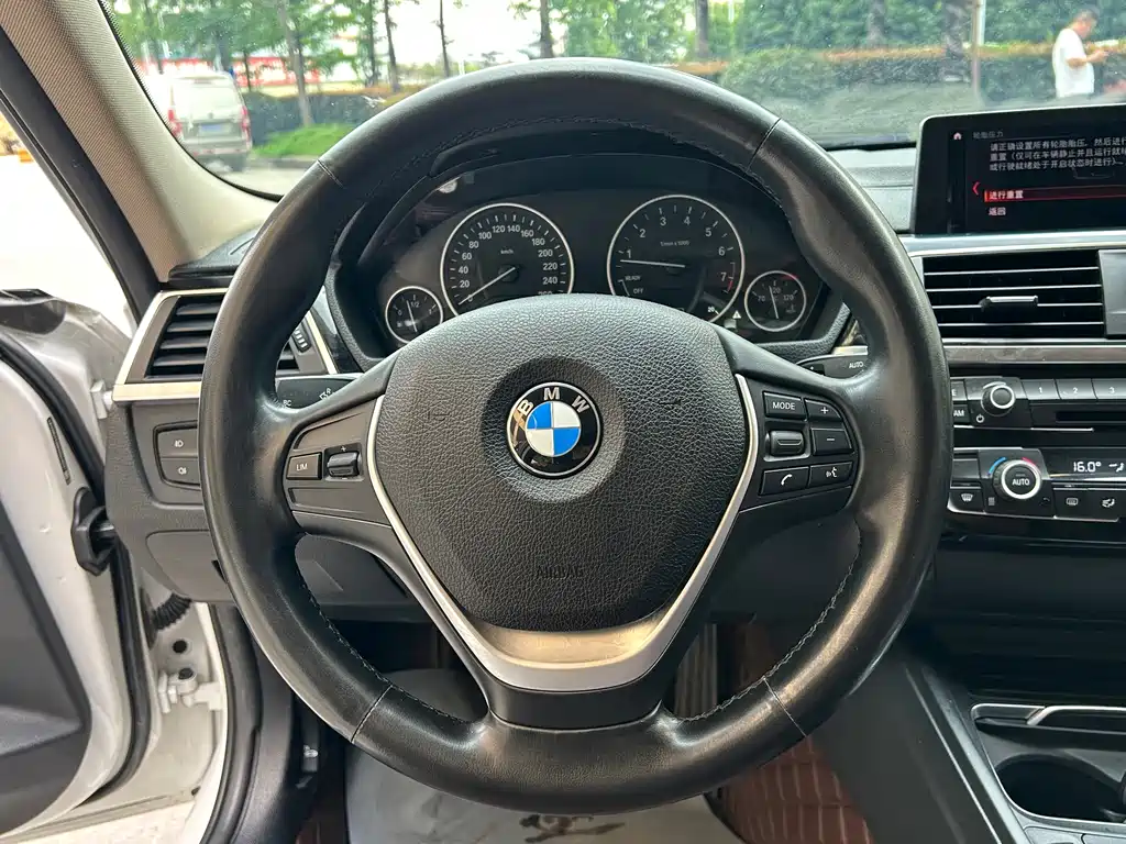 BMW 3 Series — миниатюра 9