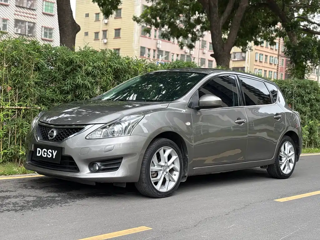 Nissan Tiida 2012
