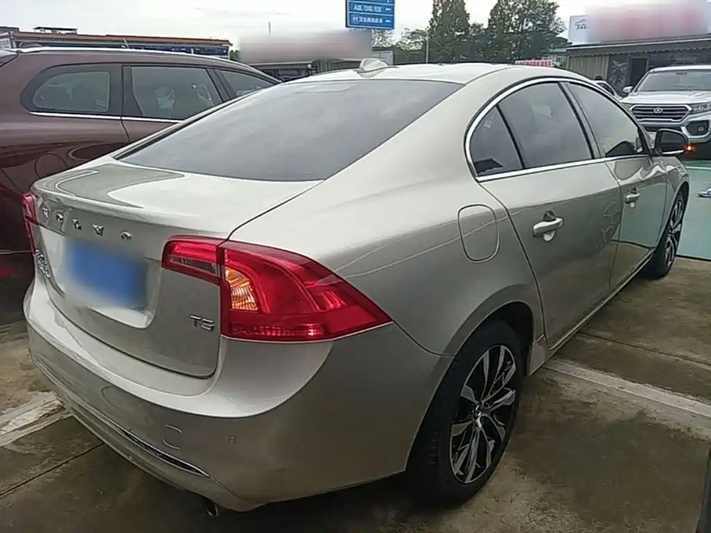 Volvo S60 — миниатюра 7