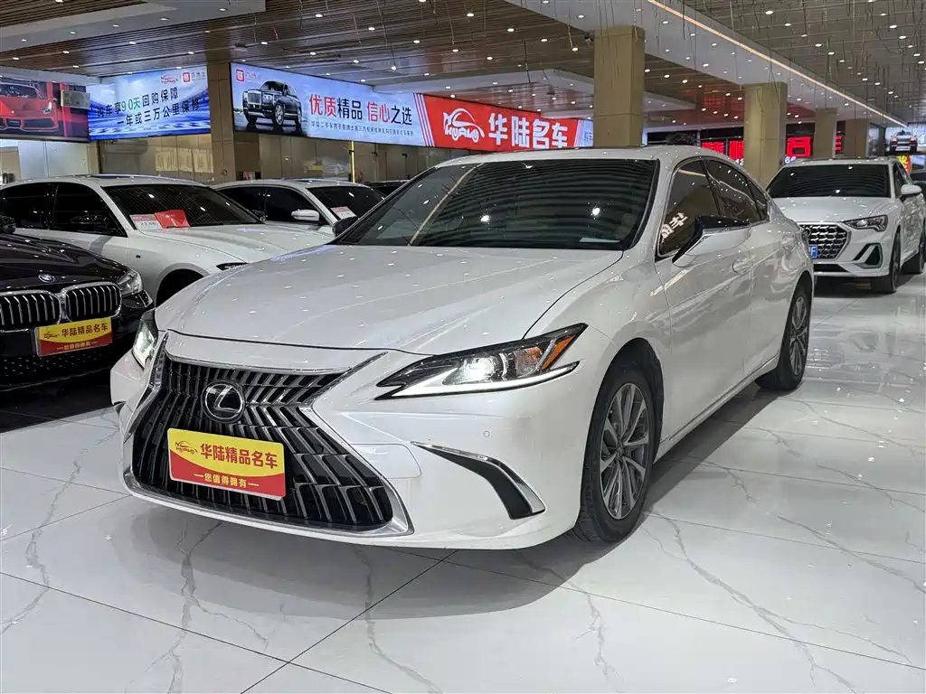 Lexus ES 2023