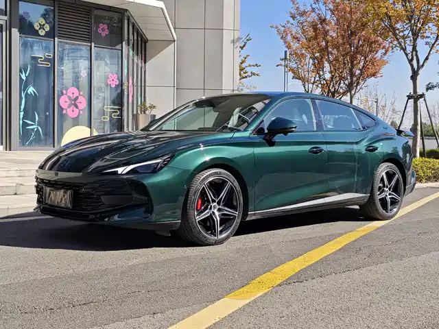 2025 MG MG7