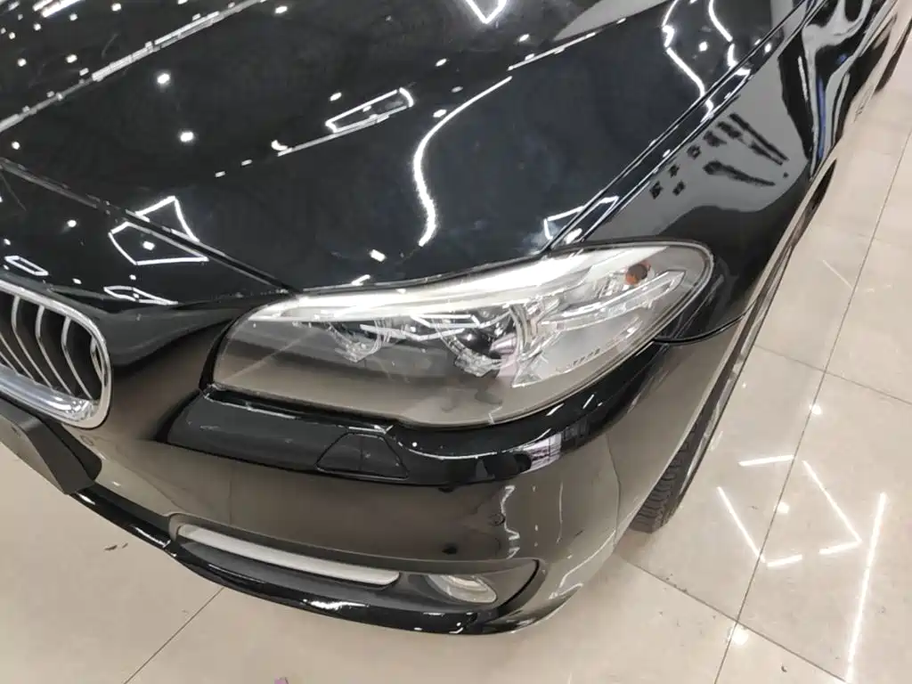 BMW 5 Series — миниатюра 24
